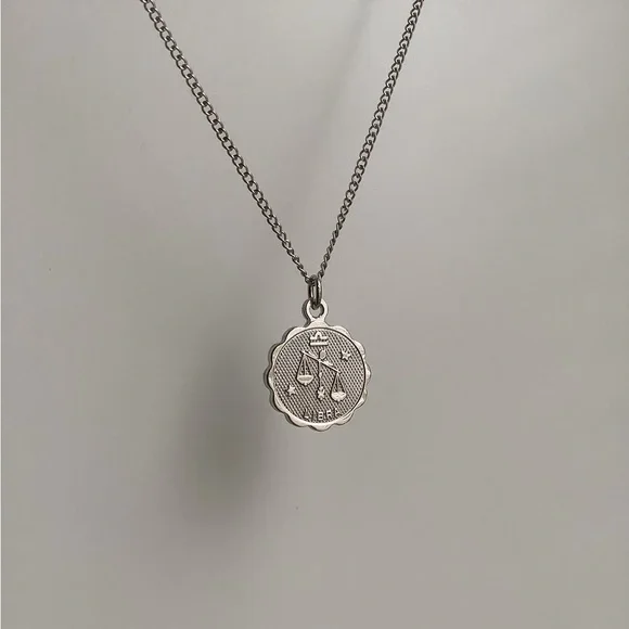 Libra Zodiac dainty pendant charm necklace New vintage STER silver - Picture 3 of 15